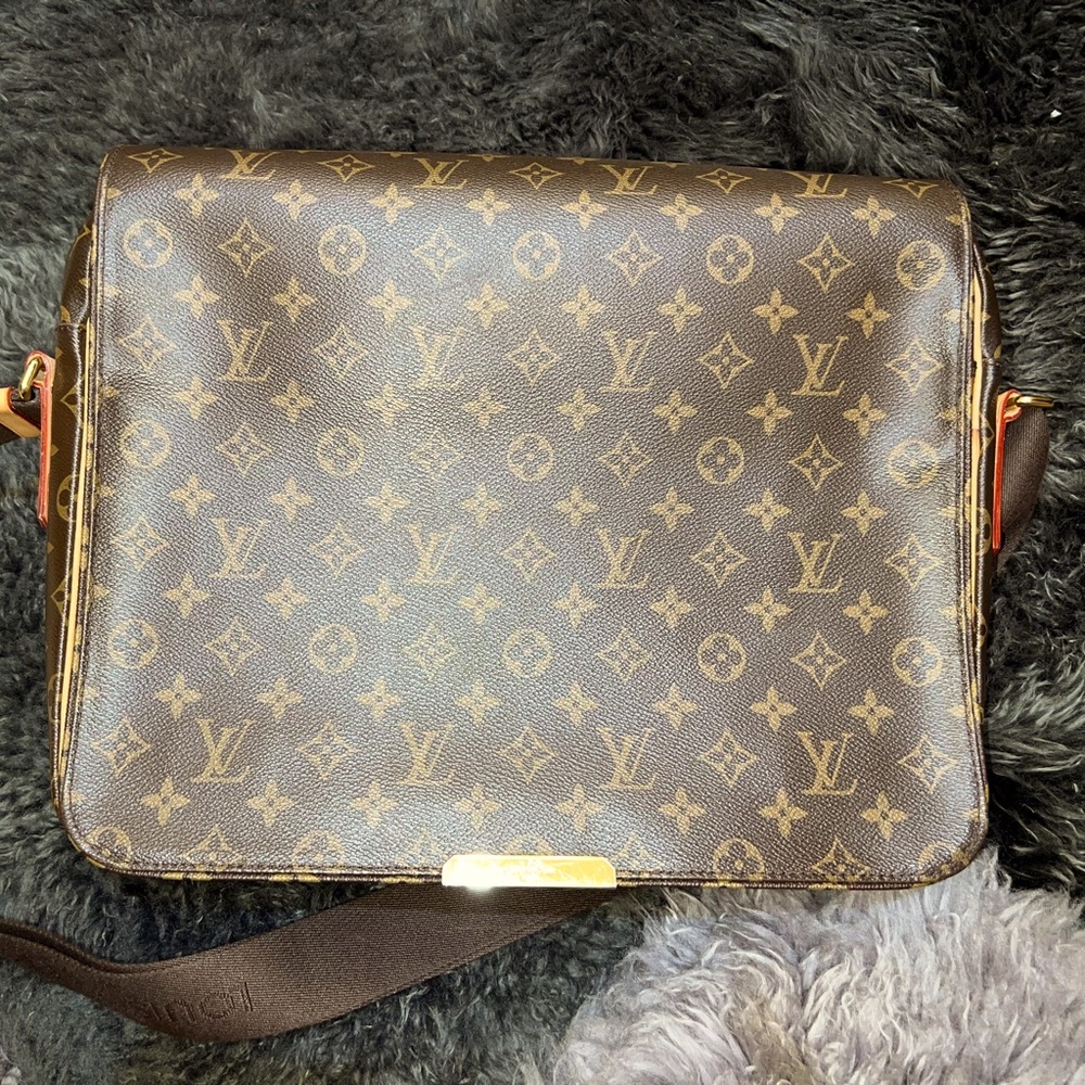 Louis Vuitton messenger computer bag